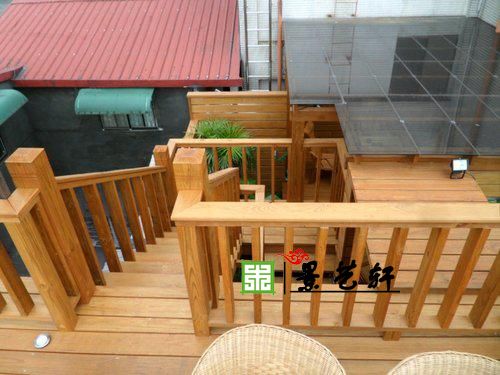 昌平防腐木工程防腐木花架为主角的屋顶花园效果图5